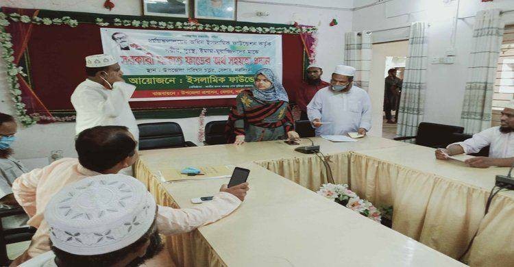 বেলাবতে দুঃস্থ ইমাম-মুয়াজ্জিনদের সরকারী অর্থ সহায়তা প্রদান